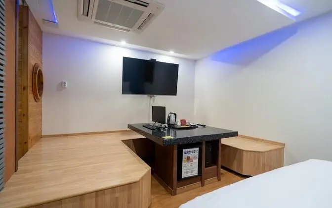 Oda (Premium (TV OTT Room Random Assignmen)