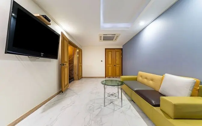Oda (VIP - Pool Table or 2PC Room Random a)