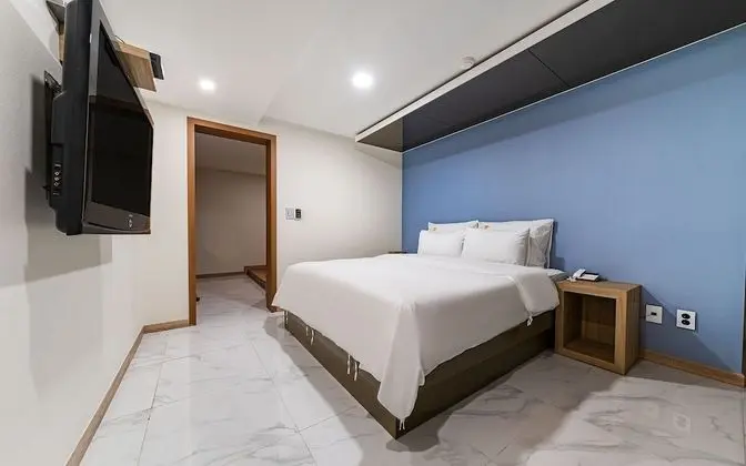 Oda (VIP - Pool Table or 2PC Room Random a)