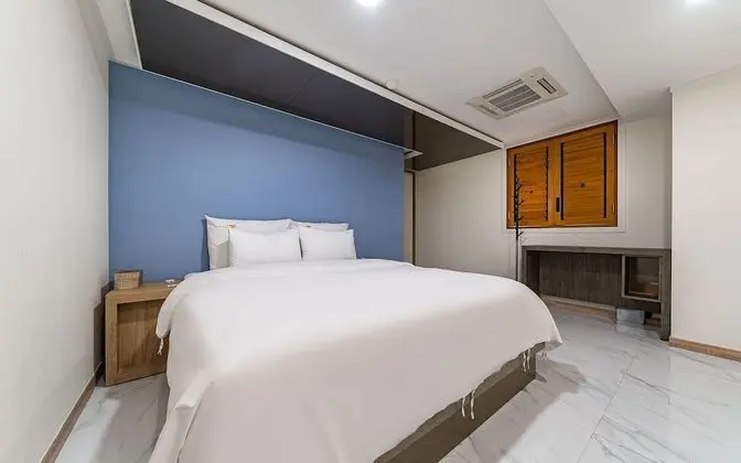 Oda (VIP - Pool Table or 2PC Room Random a)