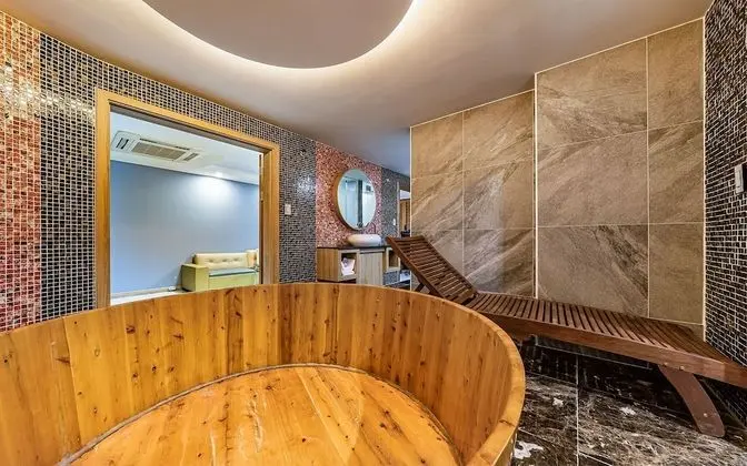 Oda (VIP - Pool Table or 2PC Room Random a)