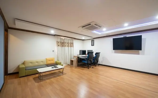 Oda (VIP - Pool Table or 2PC Room Random a)