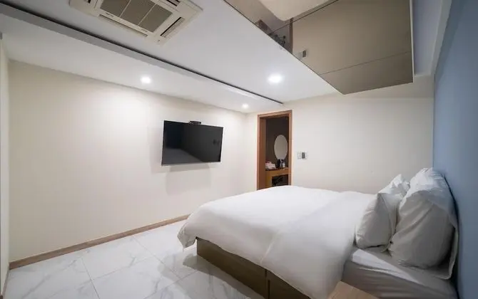 Oda (VIP - Pool Table or 2PC Room Random a)