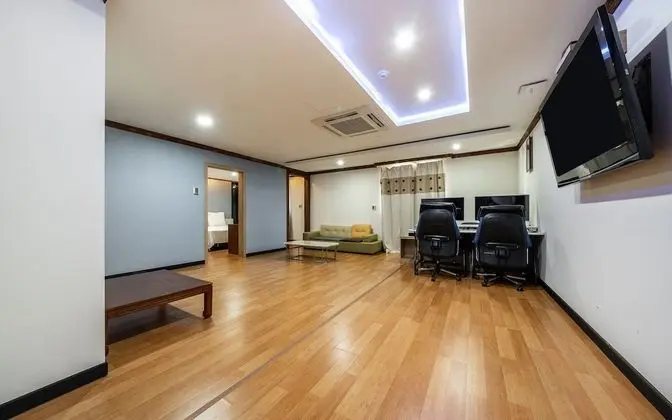 Oda (VIP - Pool Table or 2PC Room Random a)