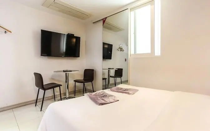 Oda (Suite (square bed/Netflix/YouTube vie)