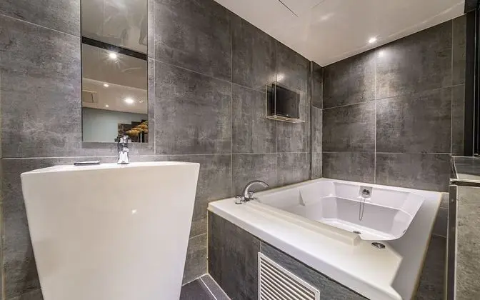Oda (Premium (Air Purifier OTT Bathtub Cou)