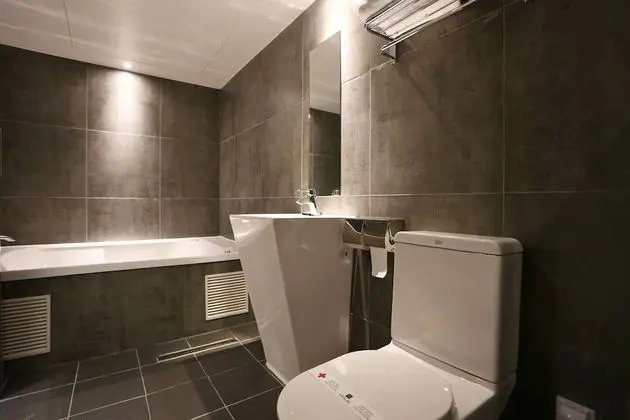 Oda (Premium (Air Purifier OTT Bathtub Cou)