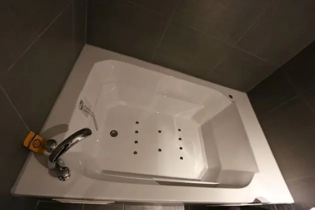 Oda (Premium (Air Purifier OTT Bathtub Cou)