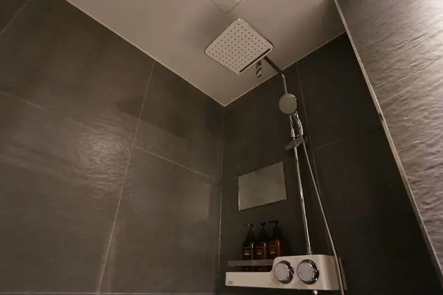 Oda (Premium (Air Purifier OTT Bathtub Cou)