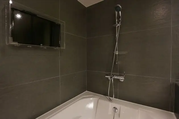 Oda (Premium (Air Purifier OTT Bathtub Cou)