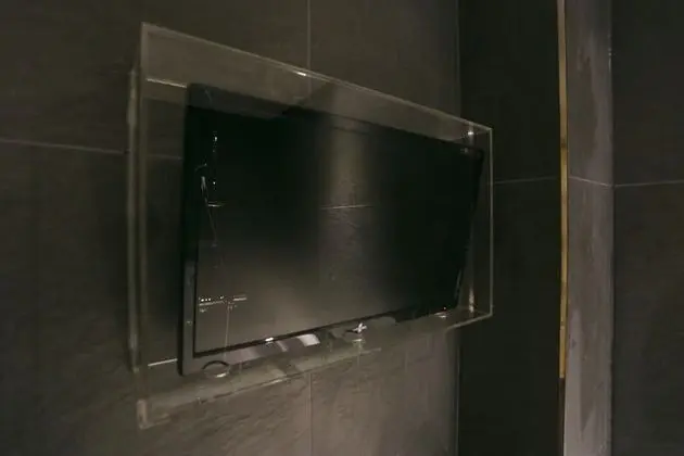 Oda (Premium (Air Purifier OTT Bathtub Cou)