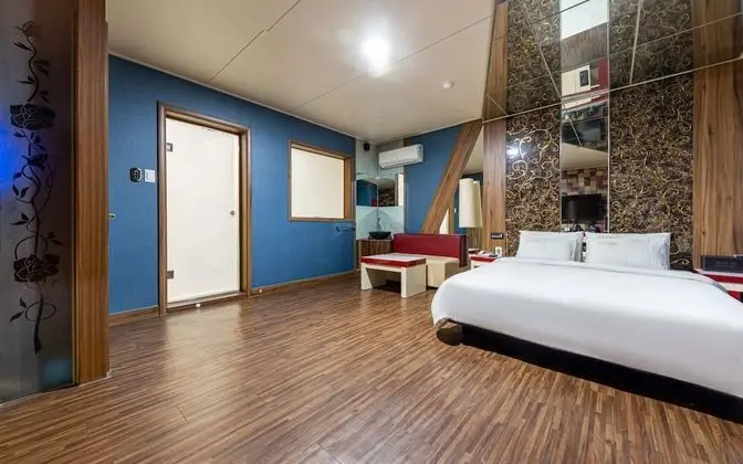 Oda (Special Room)