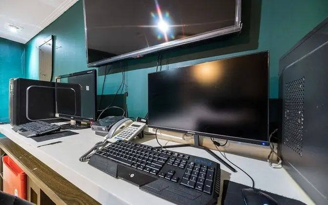 Oda (Couple PC (Couple PC Netflix availabl)