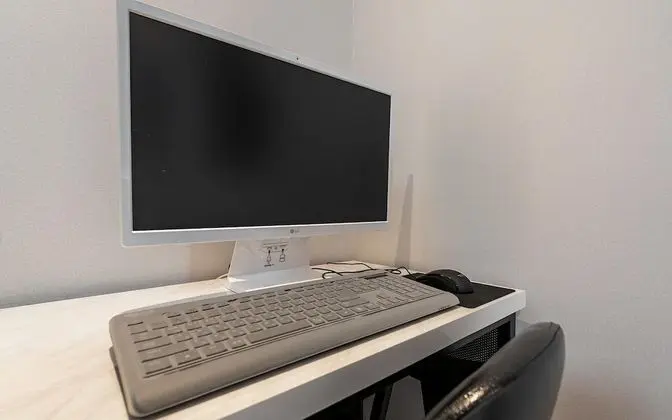 Oda (OTT movie room (all-in-one LG PC 65-i)