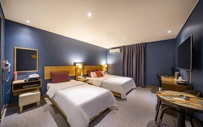 Oda (Twin Twin Bed Room - 2 beds + 1 bed ()