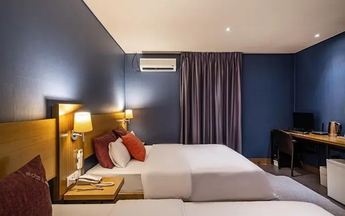 Oda (Twin Twin Bed Room - 2 beds + 1 bed ()