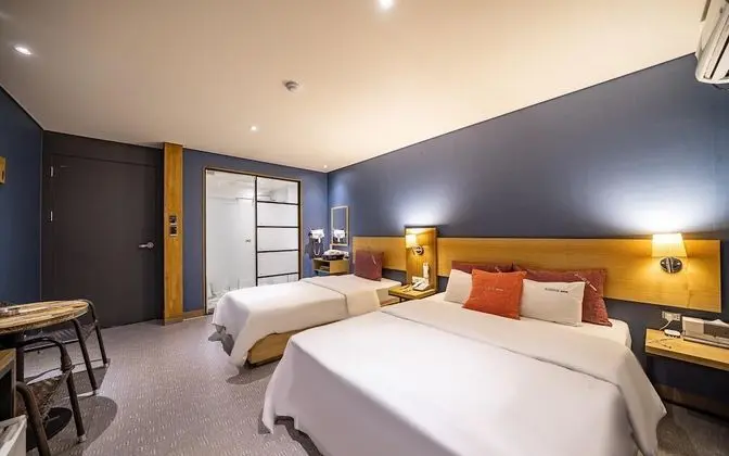 Oda (Twin Twin Bed Room - 2 beds + 1 bed ()