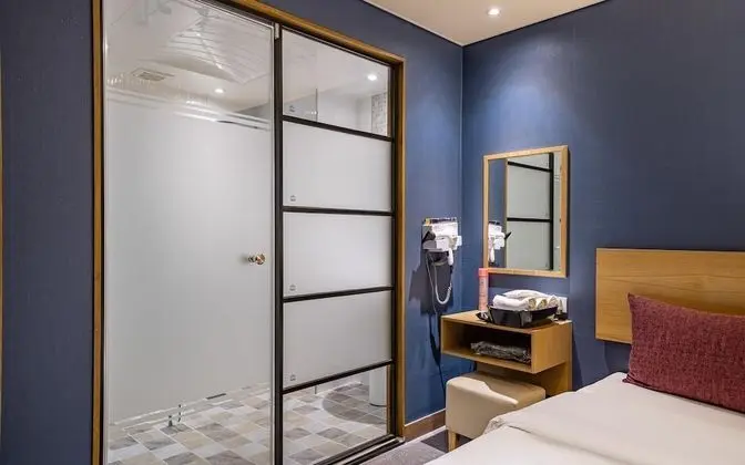 Oda (Twin Twin Bed Room - 2 beds + 1 bed ()