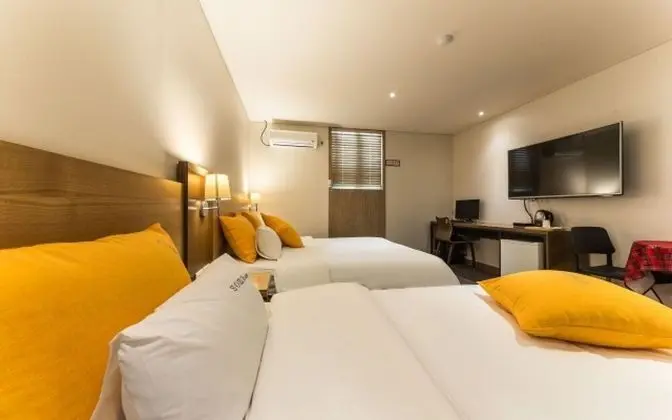 Oda (Twin Twin Bed Room - 2 beds + 1 bed ()