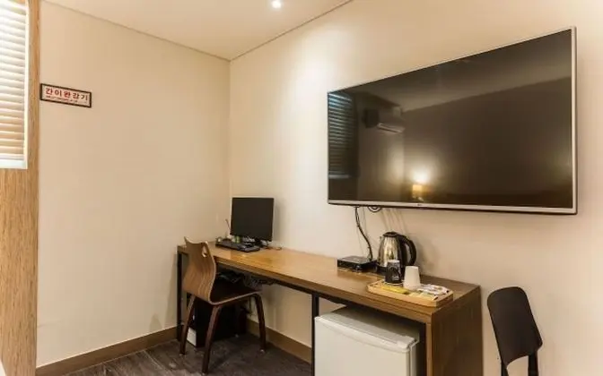 Oda (Twin Twin Bed Room - 2 beds + 1 bed ()
