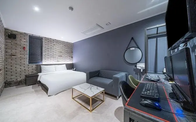 Oda (Special room (no-hard couple PC/Netfl)