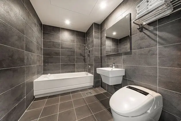 Deluxe Tek Büyük Yataklı Oda, Balkon (Front View)