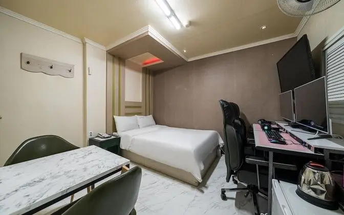 Oda (Couple PC Room (High Spec 3070 Netfli)