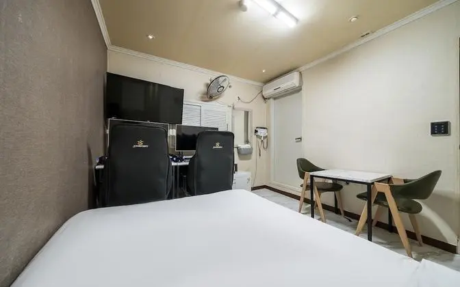 Oda (Couple PC Room (High Spec 3070 Netfli)