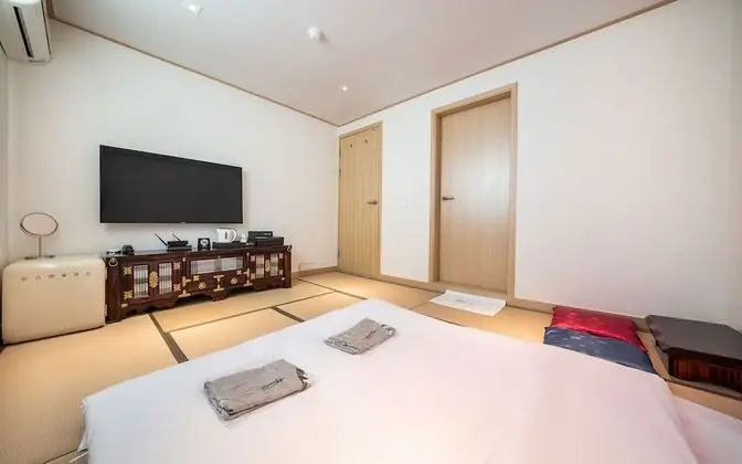 Oda (First room)