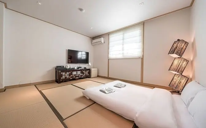 Oda (First room)