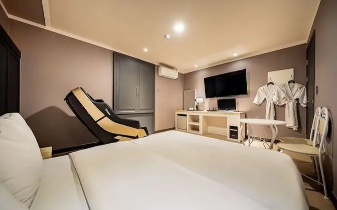Oda (Early admission to massage chair room)