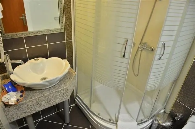 Standard Tek Büyük Yataklı Oda