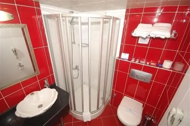 Standard Tek Büyük Yataklı Oda