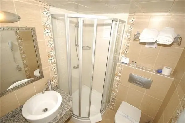 Standard Tek Büyük Yataklı Oda