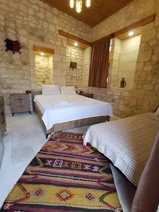 Üç Kişilik Oda