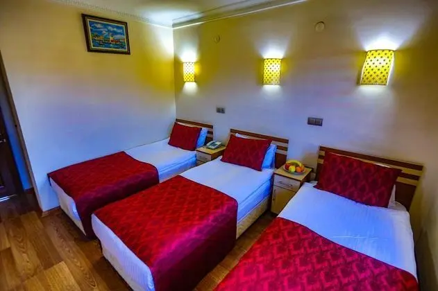 Triple, Şehir Manzaralı