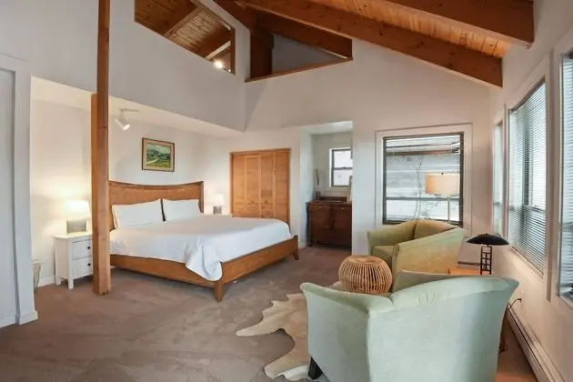Ev, Birden Çok Yatak (Incline Village Manor)
