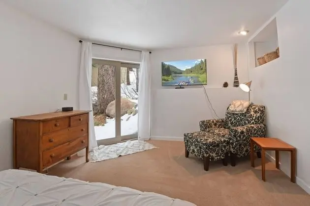 Ev, Birden Çok Yatak (Incline Village Manor)