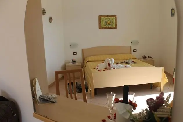 Standard Büyük Yataklı Tek Kişilik Oda