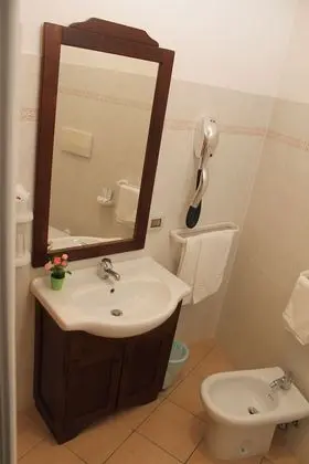 Standard Büyük Yataklı Tek Kişilik Oda