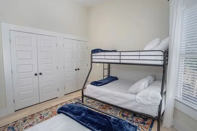 Ev (3 Bedrooms)