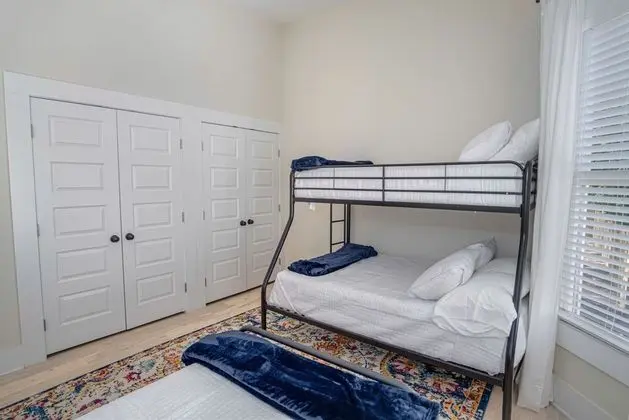Ev (3 Bedrooms)