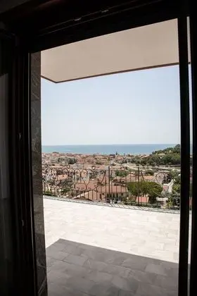 Comfort Tek Büyük veya İki Ayrı Yataklı Oda, Deniz Manzaralı