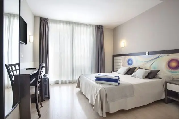 Double Room Pool or Sea View