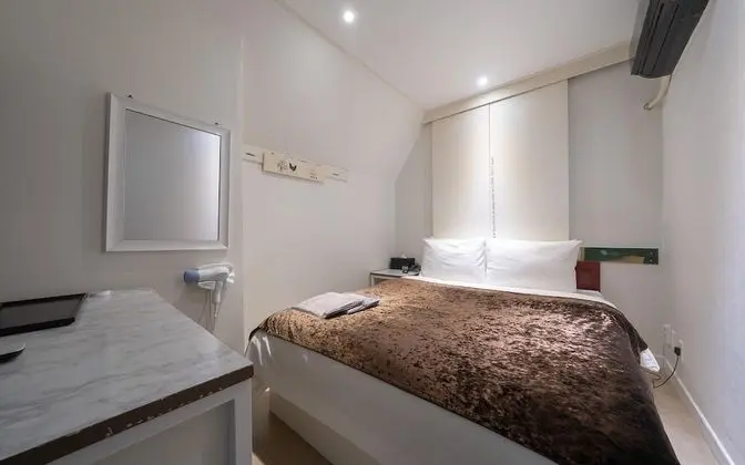 Oda (Single Room for 1 (Netflix Available )