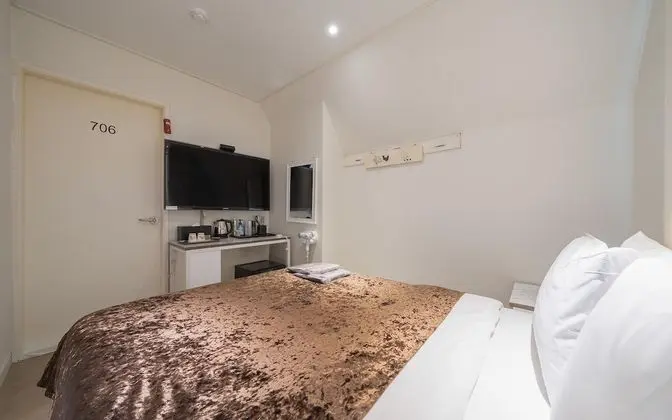 Oda (Single Room for 1 (Netflix Available )