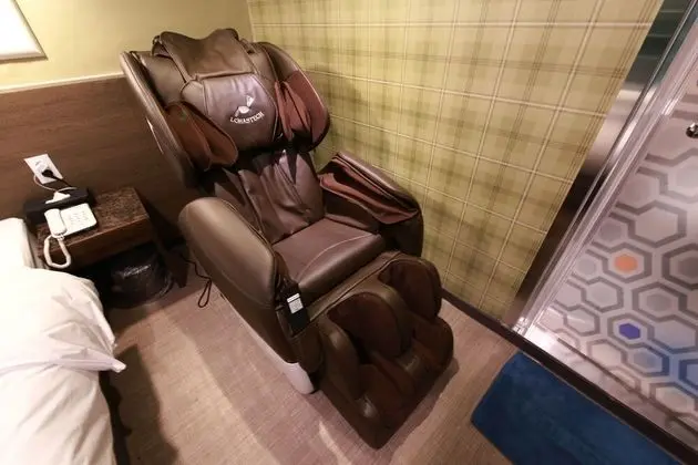 Oda (SUITE (Massage Chair Netflix Availabl)