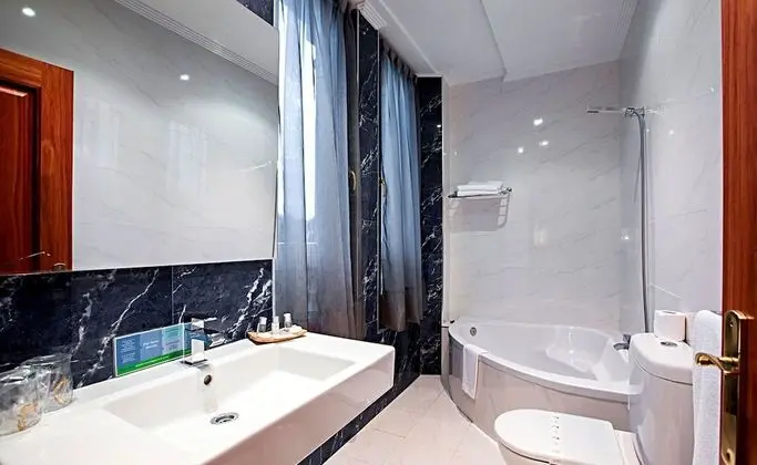 Gallery Tek Büyük Yataklı Oda, Dağ Manzaralı