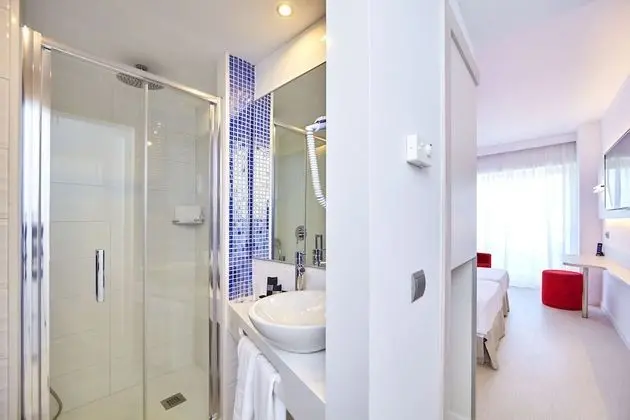 Büyük Yataklı Tek Kişilik Oda, Balkon