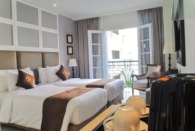 Deluxe Twin Room with Pool View